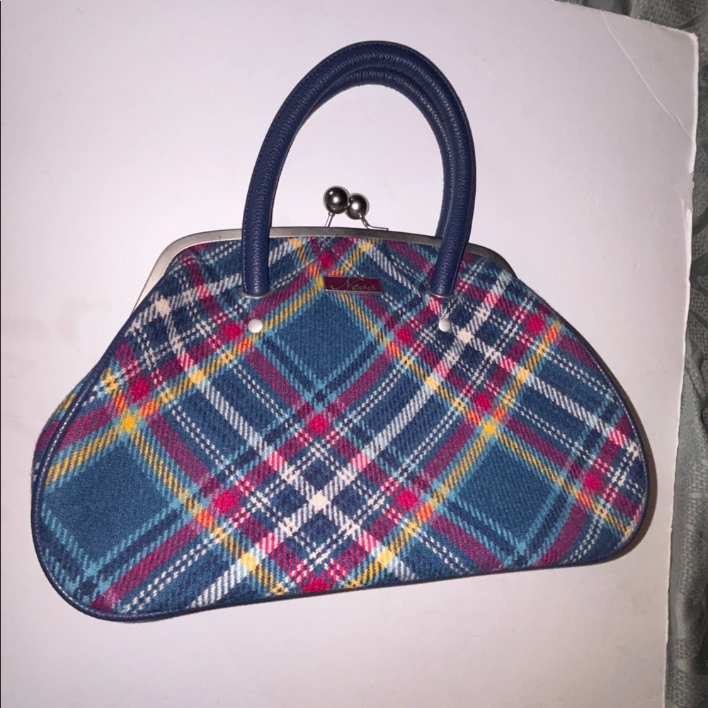 NESS BRAND..STRAIGHT FROM EDINBURGH SCOTLAND..TEAL PLAID WOOL TARTAN HAND BAG